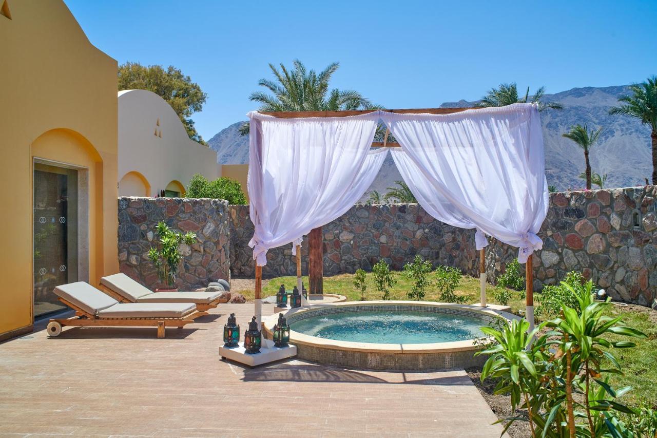 Mosaique Beach Resort Taba Heights Εξωτερικό φωτογραφία A private pool at a hotel