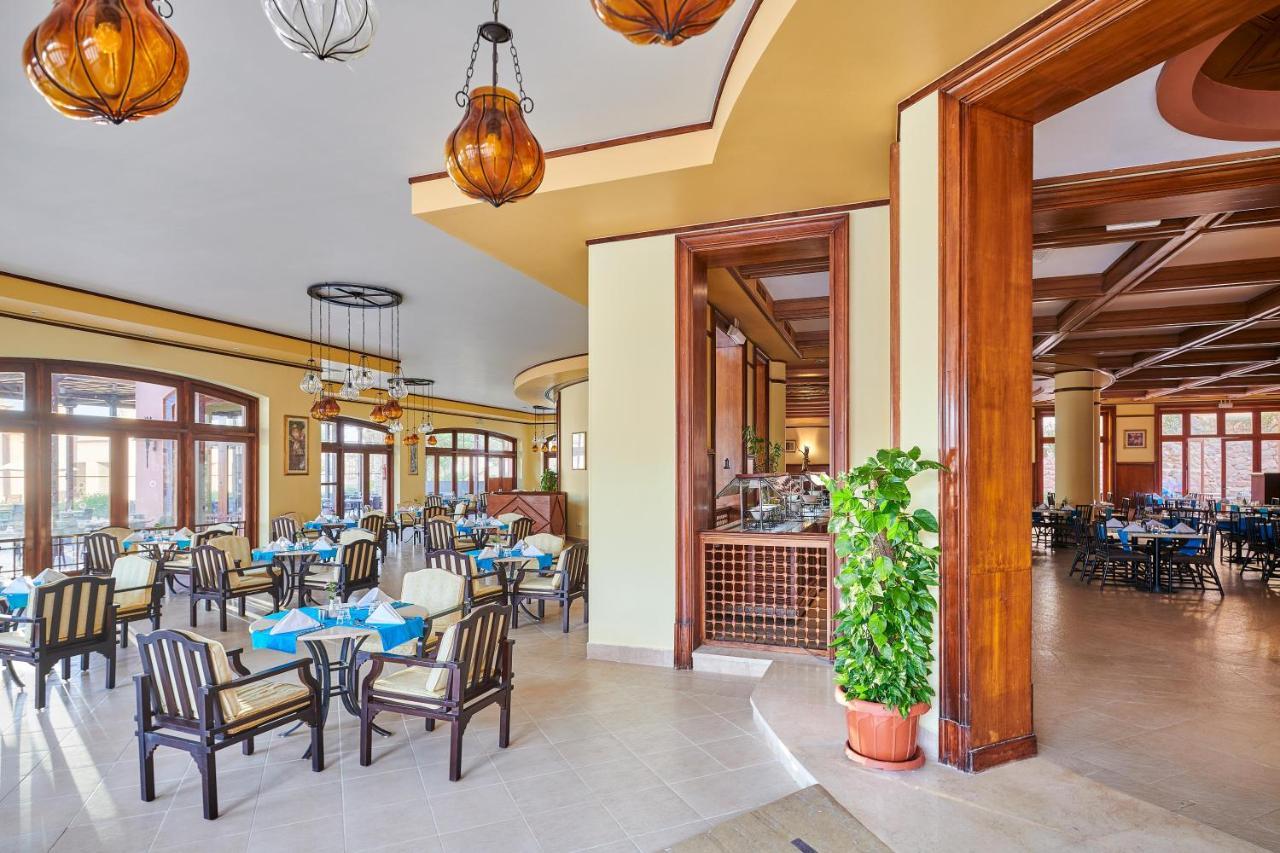 Mosaique Beach Resort Taba Heights Εξωτερικό φωτογραφία The restaurant at the hotel