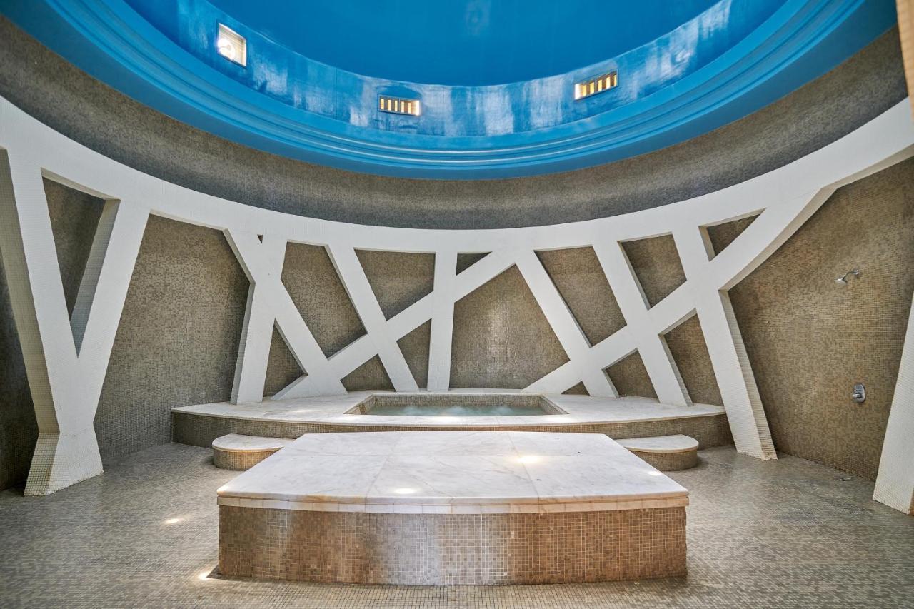 Mosaique Beach Resort Taba Heights Εξωτερικό φωτογραφία The interior of the chapel